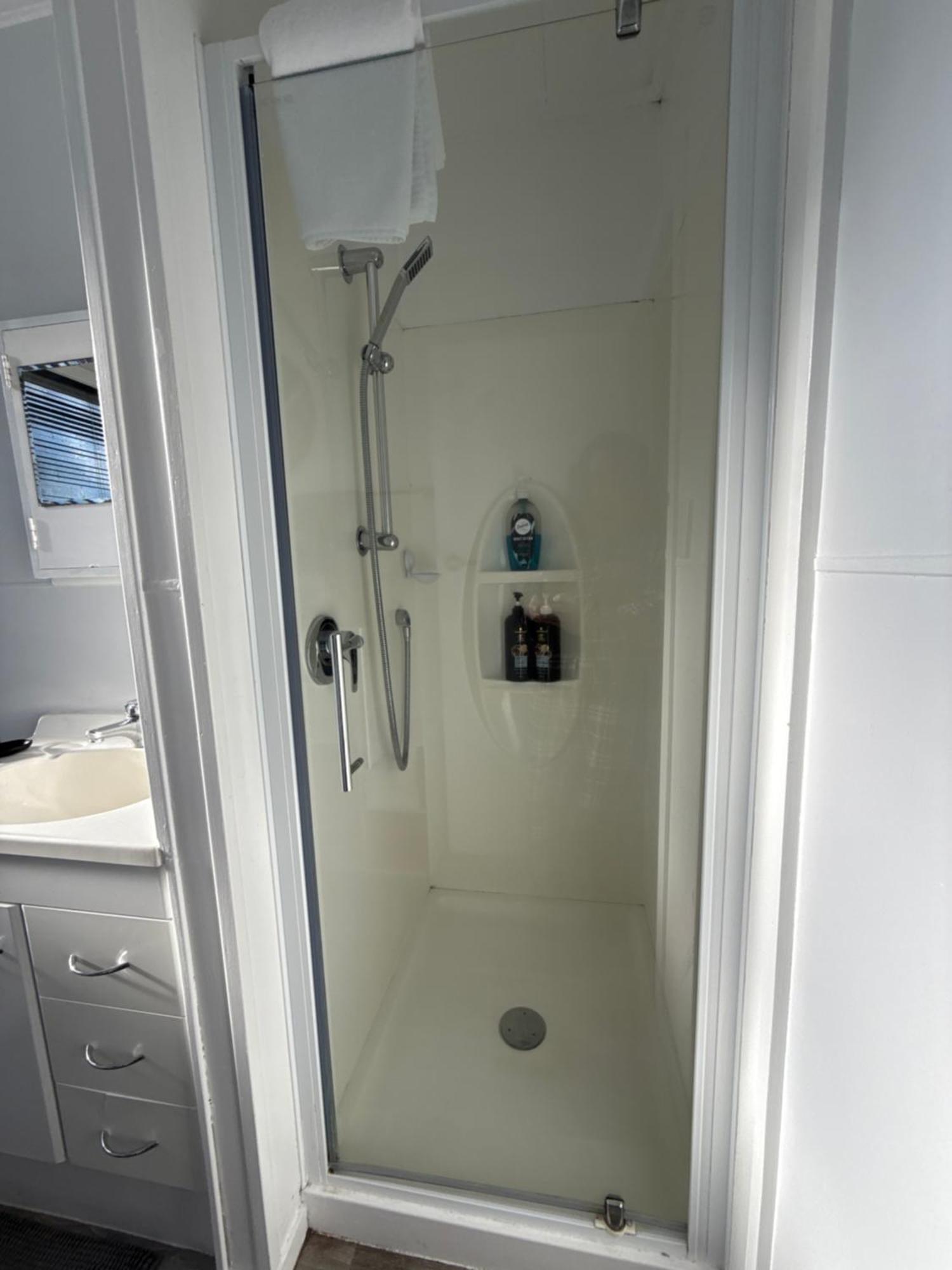 Inglewood Shared Home Bnb 新普利茅斯 外观 照片